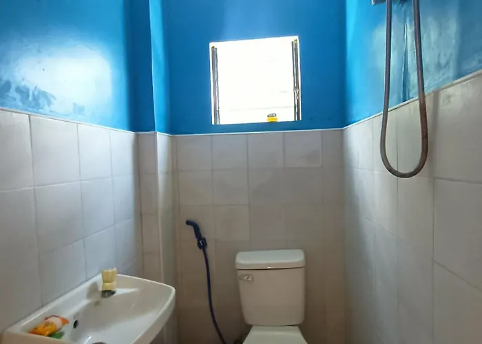 Lovers Hostel *